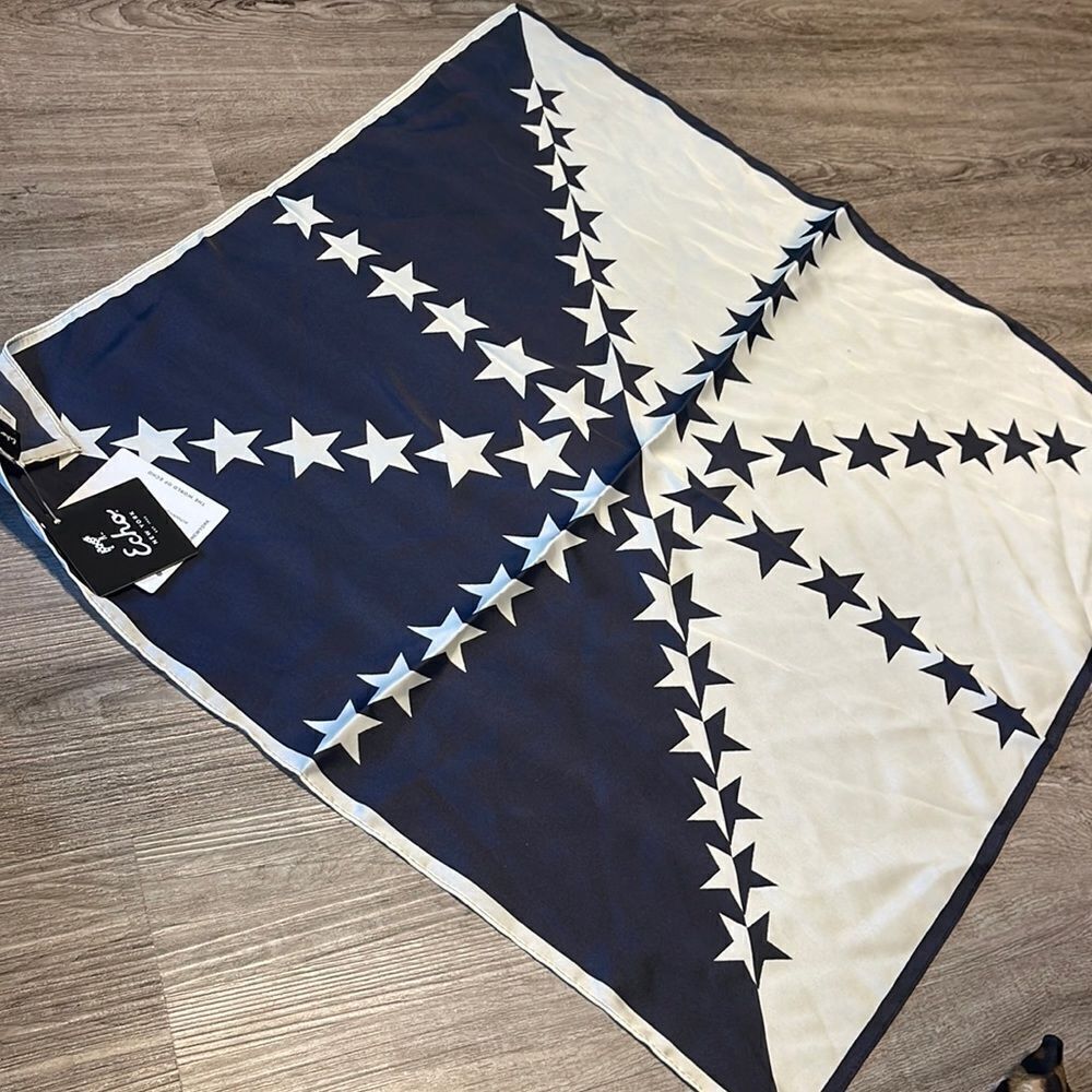 Echo design black white star scarf NEW